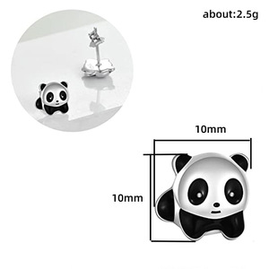 Orecchini a perno con simpatico panda dei cartoni animati, gioielli da donna alla moda e unici, regalo souvenir - Product Image 3