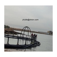 Ensembles de cages d'élevage de poissons en mer