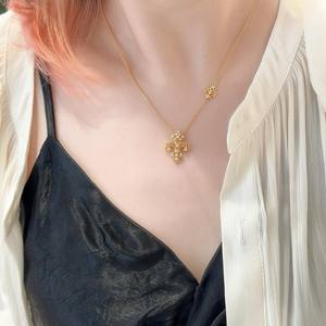 Collier pendentif en forme de petit cadenas serti de diamants, design de niche personnalisé, plaqué argent pur S925, or 18 carats, pour femmes, charmes raffinés - Product Image 3