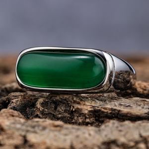 Ювелирные изделия из нержавеющей стали с натуральным зеленым камнем овальной формы - Product Image 1