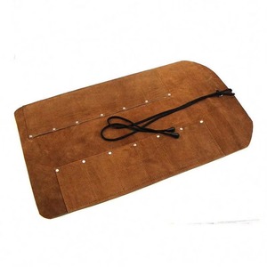 Estuche enrollable de cuero de gamuza con 12 bolsillos para herramientas de barbería, tallado en madera y otras herramientas pequeñas, de alta resistencia, de fábrica BSCI. - Product Image 2