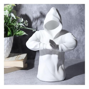 Sculpture Moderne en Résine Noir et Blanc, Grande Figurine Décorative pour Salon et Maison - Product Image 4