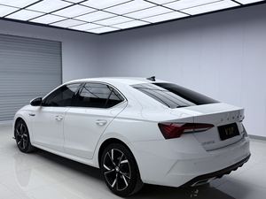 <span class=keywords><strong>Skoda</strong></span> <span class=keywords><strong>Octavia</strong></span> Pro TSI280 2021 d'occasion, berline turbo, boîte manuelle, conduite à gauche, sièges en cuir foncé, bien entretenue - Product Image 6