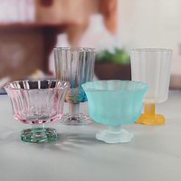 Tazas de postre de vidrio de tulipán esmerilado sin plomo, cuenco para servir sundae pequeño y bonito con pies, vasos de cóctel para fiesta de helado de fruta