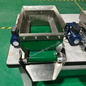 Paslanmaz Çelik SUS304 Küçük Tırmanma Bantlı Büyük Hazneli Konveyör Hattı Besleme Asansörü Titreşimli Kase Zincirli Hazne Motoru - Product Image 6