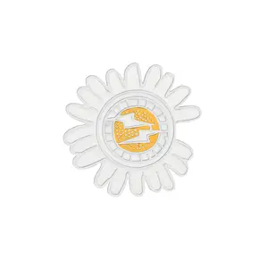 Wholesale Gift Decorative Cartoon Sunflower Brooches Enamel Badges Clothing Metal Pin Lapel Pin Flower