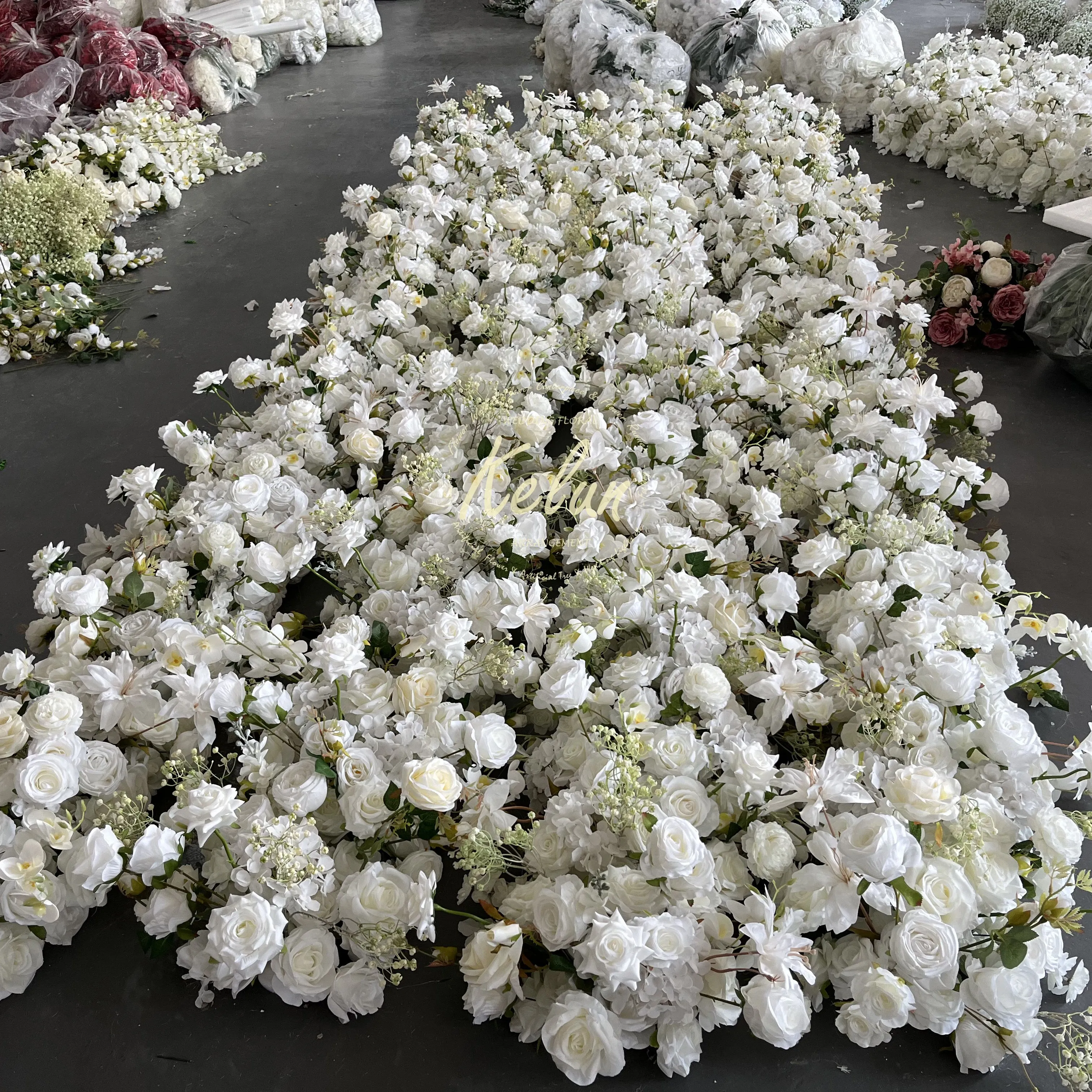 A-FR027 Großhandel Hochzeit künstlicher weißer Blumenläufer langer Tisch Blumenläufer Blumen-Ausgang-Läufer Hochzeitstisch