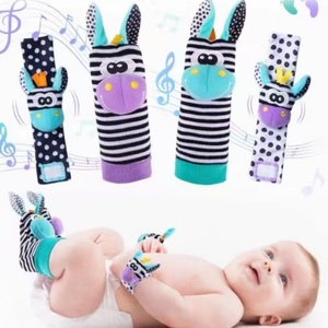Oferta Especial: Sonajeros de Tela para Bebés con Forma de Pie de Mono y Elefante, 4 Piezas - Product Image 4