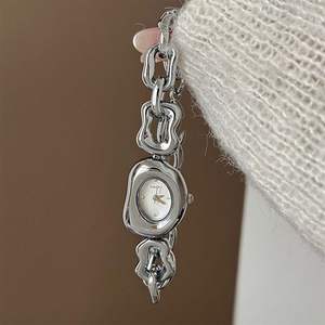 NAIDU 719 Orologio Vintage alla Moda per Donne e Studentesse, Bracciale Gioiello Carino, <span class=keywords><strong>Orologi</strong></span> Femminili dal Design Speciale - Product Image 6