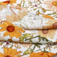 Selimut Swaddle Muslin Putih Lembut dan Bernapas dengan Pola Kucing Pink Abu-abu yang Lucu dan Unik untuk Bayi Baru Lahir dan Bayi