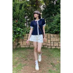 Camiseta de Mujer Más Vendida, Corte Ajustado, Cuello Mandarín, Botones, Algodón, Varios Colores, Estilo Coreano, Etiqueta Personalizada, Hecha en Vietnam - Product Image 6