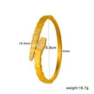 Juego de Siete Brazaletes Chapados en Oro, Resistentes al Agua, con Diseño de Escamas de Serpiente y Cristales Transparentes, de Lujo para Uso Diario, para Mujer - Product Image 6