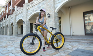 Vélo de montagne tout-terrain Conqueror Dazzling Gold à pneus larges, 7-27 vitesses, suspension avant, freins à disque doubles, roues en aluminium, complet - Product Image 2