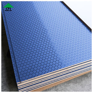 Contrachapado de Encofrado Marino de Abedul, Eucalipto y Álamo con Patrón Hexagonal, Antideslizante, Encolado con Melamina, WBP, 4x8, 18mm - Product Image 1