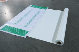 Rollo de impermeabilización de membrana TPO resistente para techos de concreto Hoja de techo aislada - Product Image 6