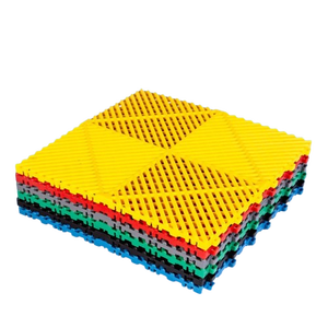 Suelo de Garaje Moderno de PP con Sistema de Encaje, Impermeable, Antideslizante, de Alta Resistencia, con 5 Años de Garantía - Product Image 1