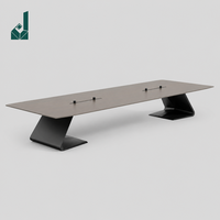 Ensemble de table et de chaises de conférence modernes en bois massif avec plateau rectangulaire pour salle de réunion d'entreprise