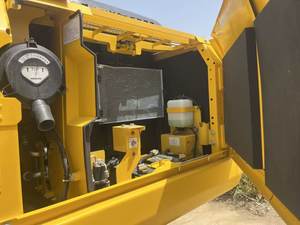 Excavadora de orugas KOMATSU de segunda mano, de 20 toneladas, con componentes centrales (motor bomba) y capacidad de cucharón de 1,2 m³ - Product Image 4