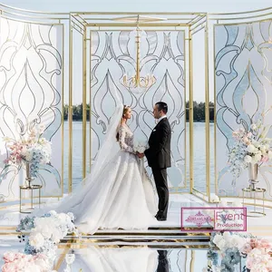 Décor de mariage nouveaux produits or cadre en métal acrylique toile de fond de mariage locations