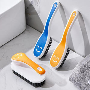 Ensemble de brosses à linge bicolores avec poils en nylon, brosse de nettoyage ménager avec boucle de suspension pour chaussures et vêtements - Product Image 1