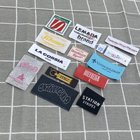 Étiquette de logo en damassé tissé de conception privée personnalisée Étiquettes en damassé pour étiquette de vêtements Étiquettes personnalisées pour marque de vêtements