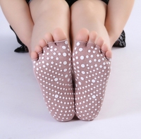 Chaussettes antidérapantes dos nu sans orteil Ballet Yoga Pilates coton logo personnalisé cheville solide anti-dérapant 5 orteils chaussettes de Yoga en gros