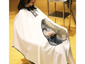 Capa de Peluquería Profesional con Ventana Transparente, Impermeable, de Alta Gama, en Blanco y Negro - Product Image 5
