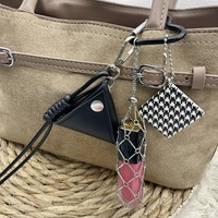 Sac triangulaire en maille à motif damier pour lunettes, accessoires, porte-clés en acier inoxydable, étui à rouge à lèvres, vente en gros