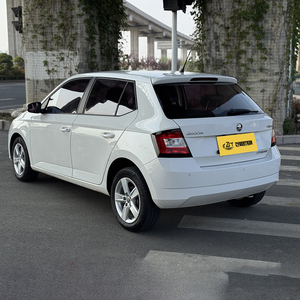 Volk-swagen <span class=keywords><strong>Skoda</strong></span> <span class=keywords><strong>Fabia</strong></span> 2017 1.4L <span class=keywords><strong>automatique</strong></span>, édition essence, 5 places, berline à hayon, bon état, voitures d'<span class=keywords><strong>occasion</strong></span> - Product Image 4