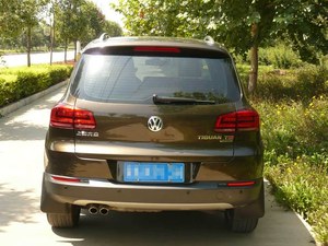 Volkswagen <span class=keywords><strong>Tiguan</strong></span> <span class=keywords><strong>2015</strong></span> Automatique 1.8 TSI Modèle Luxe Quatre Roues Prix Négociable Voiture Inspectée - Product Image 3