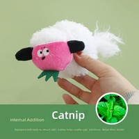 Jouet pour chat en peluche en forme de mouton fraise avec herbe à chat et clochette pour jeu interactif et soulagement de l'ennui pour chats (vente en gros)