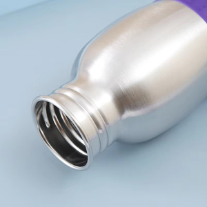 Gobelet isotherme en acier inoxydable à large ouverture, style américain, design moderne, étanche, écologique, avec manchon en silicone et paille - Product Image 6