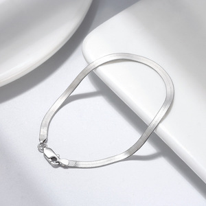 Bracciale Hip Pop in Argento <span class=keywords><strong>925</strong></span> con Catena a Spina di Pesce Classica Piatta in Argento Sterling <span class=keywords><strong>925</strong></span> - Product Image 4
