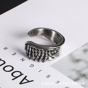 Bague aile d'ange de style européen et américain, en acier titane, fleurs en forme de U, bijoux unisexes, cadeau SA793 - Product Image 1