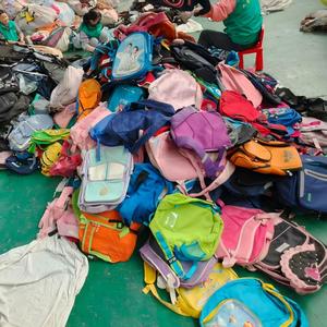 Zaini Scolastici Usati in Balle di Alta Qualità dalla Fabbrica Cinese - Product Image 5