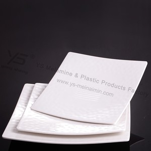Vaisselle écologique Yongsheng, <span class=keywords><strong>assiette</strong></span> carrée en relief, impression personnalisée, assiettes à dîner en mélamine blanches - Product Image 3