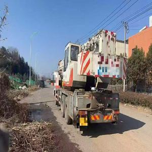 Grue mobile Zoomlion d'occasion 35T en excellent état de fonctionnement, prix avantageux, avec moteur de pompe et composants principaux - Product Image 3