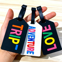 Étiquette de bagage en PVC souple écologique personnalisée pour Noël. Motif Père Noël/Renne. Tons rouge/vert. Voyages de vacances. Cadeau de Noël
