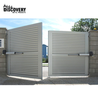 Puertas de puerta de metal de último diseño, sistemas de puerta de entrada de aluminio para exteriores automatizados, puerta batiente de control remoto
