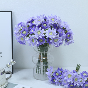 Bouquet de marguerites en soie artificielle, violet clair, 3 grandes fleurs, décoration pour la maison et les mariages - Product Image 1