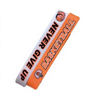 Bracelet en silicone de basketball « Never Give Up » blanc et orange, style sportif, design géométrique motivant, pour hommes et femmes - Product Image 1