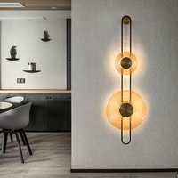 Lampe murale LED en fer de style nordique de luxe pour salon, chambre à coucher, couloir avec abat-jour en verre, lumière chaude 3000K