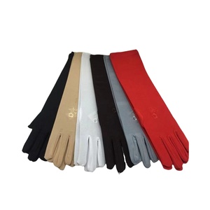 Gants en polyester blanc de longueur moyenne pour femmes, broderie de crème solaire d'été à haute élasticité, nouvelle étiquette, gants minces en gros - Product Image 2
