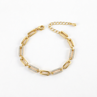 Bracelet à breloques vintage en cuivre plaqué or avec pierres en zircon pour femmes