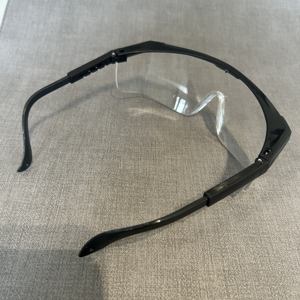 نظارات السلامة من الكمبيوتر الصناعي المضاد بالأشعة البنفسجية في الصين ، نظارات حماية بلاستيكية مرنة مضادة للانزلاق لحجب ضوء الأشعة تحت البنفسجية والليزر - Product Image 6