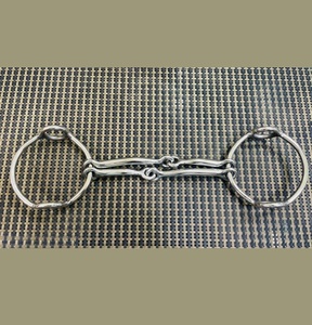 Bocado de acero inoxidable de alta resistencia para entrenamiento de equitación, control y uso en establos. - Product Image 2
