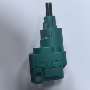 Interruptor de luz de freno Volkswagen 1C0945511A para Santana Passat Bora, color verde, sin ajuste, pieza de repuesto automática - Product Image 5