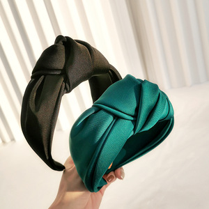 Bán buôn Headband hairbands Ins kết cấu satin headdress sang trọng cạnh rộng Knot <span class=keywords><strong>headbands</strong></span> cho phụ nữ - Product Image 4