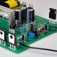 Convertisseur de puissance à onde sinusoïdale modifiée 24V vers 230V 1200W, DC 12V vers AC 230V/110V monophasé pour usage domestique