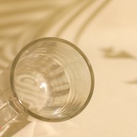 Verre à bière transparent de style américain avec poignée, capacité de 555 ml, pour les fêtes